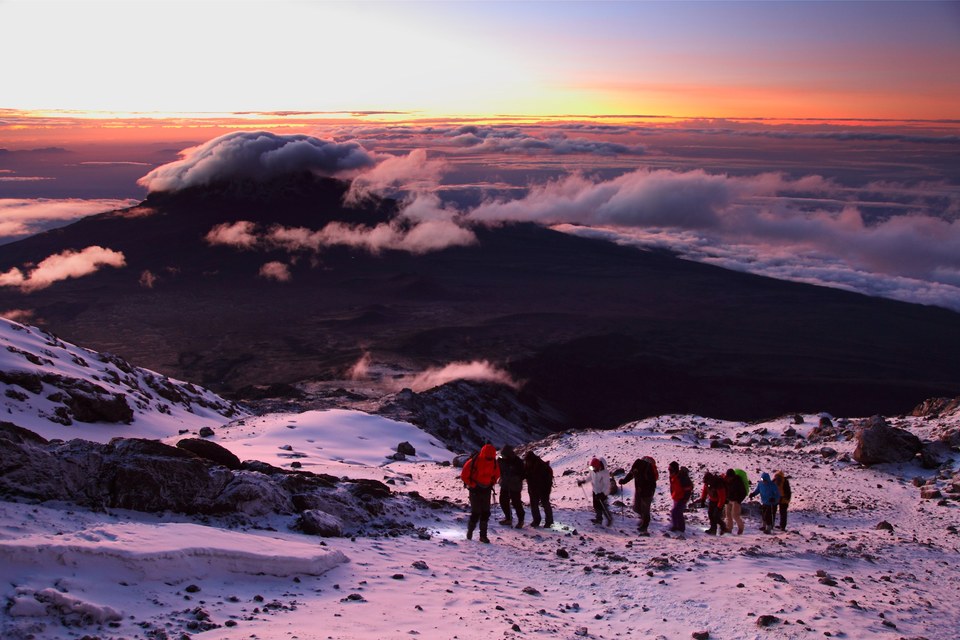 Le sommet du Kilimandjaro n'est plus très loin