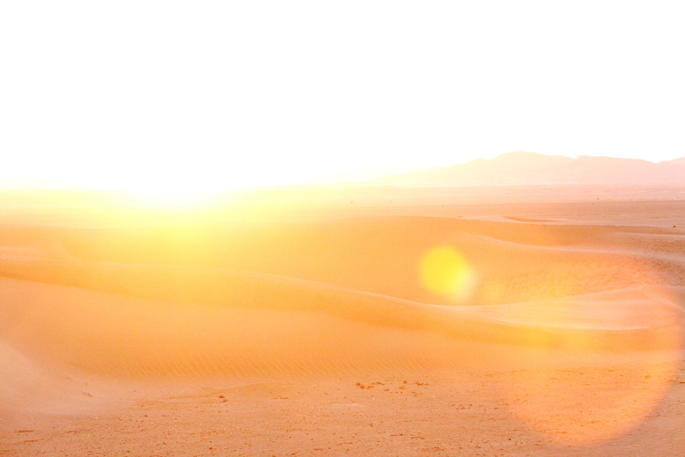 Coucher de soleil dans le désert