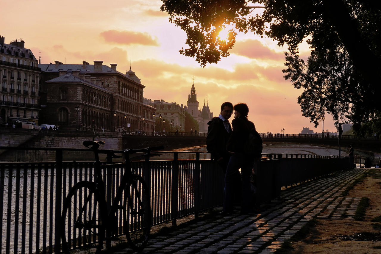 Le couple du bord de Seine